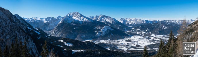 Skitour Kehlstein: Aussicht aus der Kehre der Kehlsteinstraße auf den Berchtsgadener Talkessel.