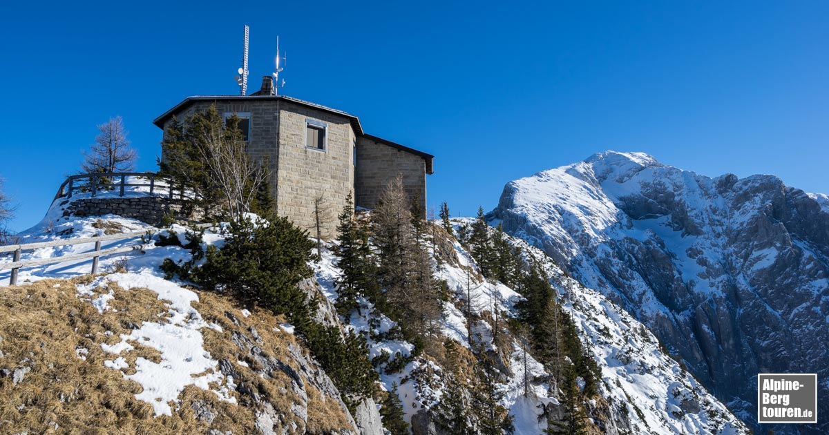 Das Kehlsteinhaus am Gipfel des Kehlstein vor dem Hohen Göll