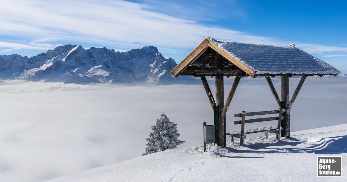 Aussicht vom Gipfelrücken des Wank auf die Zugspitze