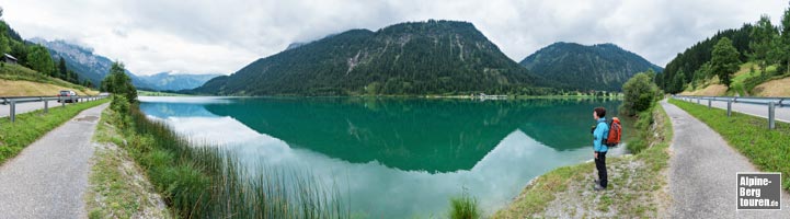 Panoramablick vom Nordufer über den Haldensee