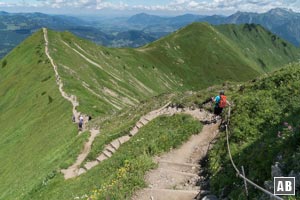 Abstieg vom Gipfel in Richtung Schlappoldsee