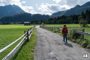 Die Route peilt fast schnurgerade den Himmelschrofen (links im Bild) an