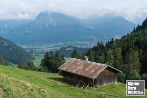 Abstieg übe die Vordere Falkenbergalpe