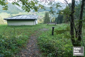 Nach einem entspannten Auslauf schließt sich die Runde am Technikhäuschen. Von dort auf bekanntem Weg zurück nach Tiefenbach.