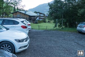 Vom Parkplatz an der Bödmerstraße in Mittelberg...
