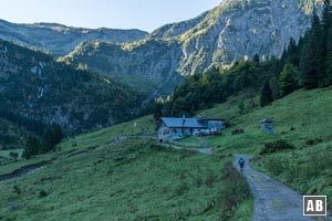 Die einfache Wanderung das Gemsteltal hinauf zieht an Bernhardsgemstelalpe vorbei...