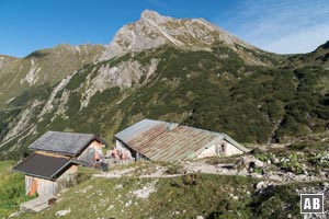 Die Obere Gemstelalpe und unser Ziel, das Geißhorn