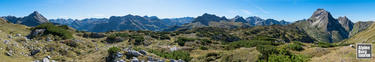 Panorama vom Koblat-Pass auf die Bühne der Lechtaler Alpen