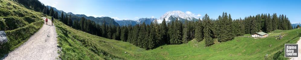In der aussichtsreichen Traverse um den Jenner auf Höhe der Wasserfallalm