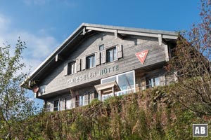 Die Zwieseler Hütte - Selbstversorgerhütte am Gipfel.