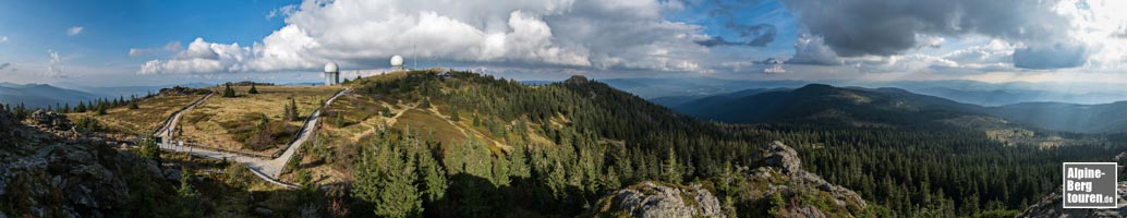 Panorama vom Richard-Wagner-Kopf am Gipfelplateau des Großen Arbers