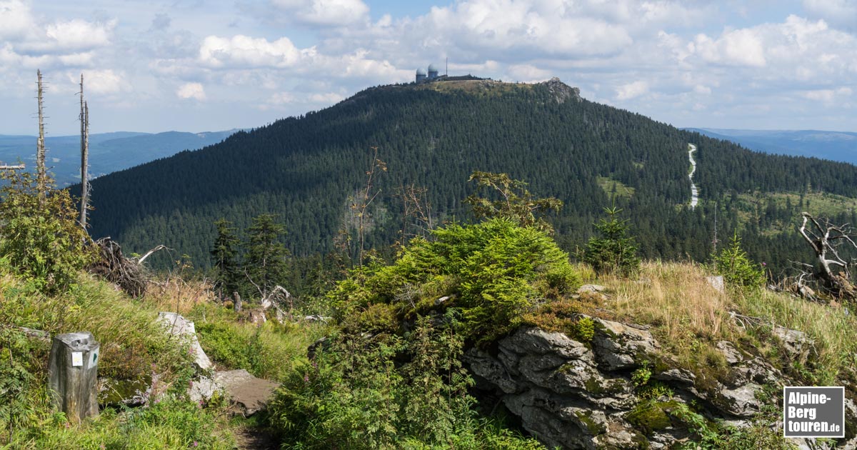 Der Große Arber gesehen vom Anstieg zum Kleinen Arber