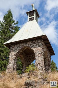 Ein Stück westlich vom Mittagstein können wir noch ein aussergewöhnliche Kapelle besuchen.