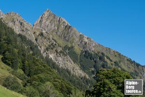 Aussicht von Gerstruben auf den Westgipfel der Höfats