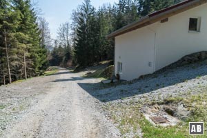 ...entlässt uns letztendlich wieder am Gebäude der Wasserreserve in Kalteck