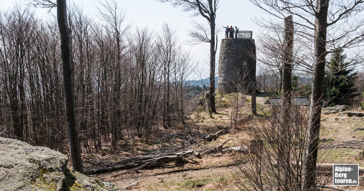 Der Aussichtsturm am Gipfel des Hirschensteins