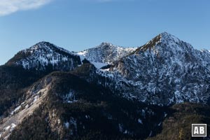 Blick hinüber auf die andere Talseite der Kesselbergstraße- zum Herzogstand.