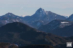 Aussicht vom Gipfel des Jochberg auf den Guffert.