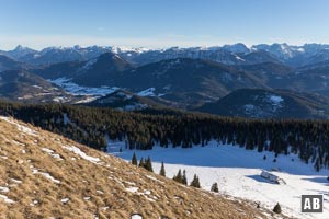 Östliche der Jocheralm (rechts unten) sollte ein Pumpspeicherwerk entstehen.