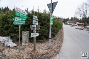 In Sankt Englmar bringt uns die Beschilderung <i>Kletterwald</i> in die gewünschte Ausgangsposition