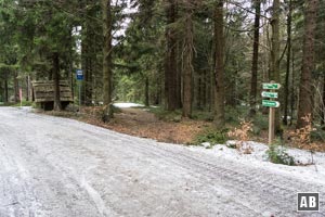 Linkerseits in das Wirtschaftssträßchen einscheren