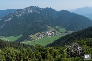 ...ein tolle Rundumblick. Hier auf Ettal und die Umrahmung von Laber und Ettaler Manndl.