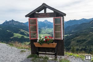 Das witzige Fensterl an der Bergstation der Wannenjochbahn