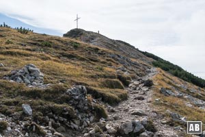 Der Bschiesser-Nordwestrücken legt sich mit zunehmender Höhe zurück, stellt überdies dem Begeher keine geologischen Hürden in den Weg