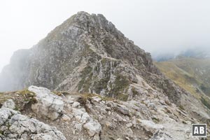 Blick zurück vom Kreuzgipfel zum Hauptgipfel