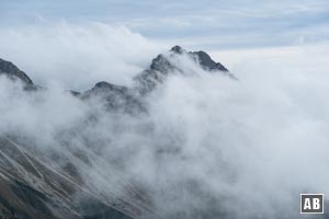 Und auch das Rauhhorn zeigt sich kurz aus der Wolkensuppe