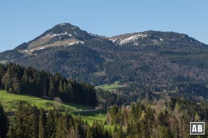 Der Spitzstein - gesehen vom Anfahrtsweg nach Sachrang.