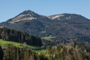 Der Spitzstein mit der Aufstiegsroute von Süden.