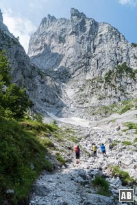 ...tangiert im Verlauf den steilen Kaiserfels