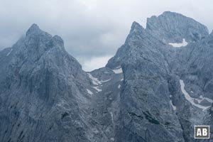 ...und hinüber zur Steinernen Rinne, sowie Hintere Goinger Halt und Hintere Karlspitze