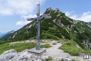 Wenig oberhalb des Stripsenjochhauses findet sich das Tavonaro Kreuz