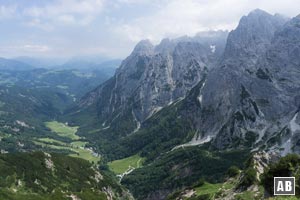 Das Kaiserbachtal mit der berühmten Felsrumrahmung