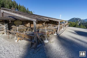 An der Kolbensattelhütte haben wir etwa die Hälte der Wegstrecke und der Vertikaldistanz geschafft