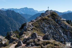 Den Süden dominiert die Mauer der Zugspitze