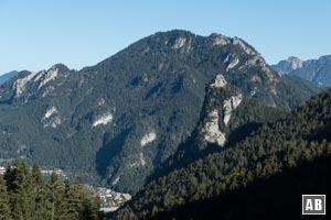 Aussicht von der Kolbensattelhütte auf Laber (links) und Kofel (rechts)