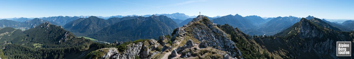 Bergpanorama vom Gipfel des Teufelstättkopf (Ammergauer Alpen)