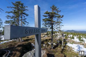 Wanderung Zwercheck Osser: Der böhmische Gipfel des Zwercheck mit dem Osser rechts im Hintergrund.