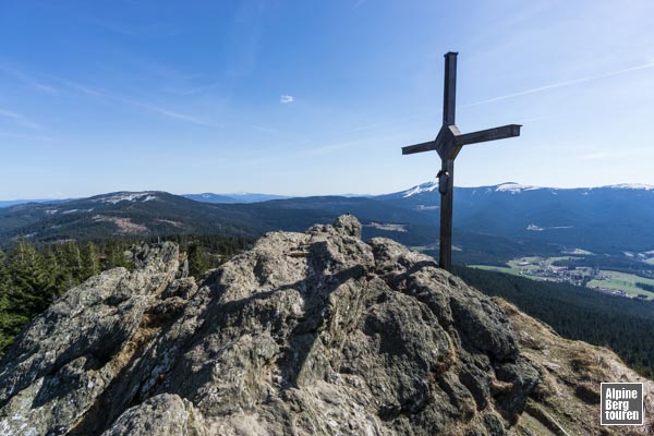 Der Gipfel des Großen Osser mit dem Zwercheck links im Hintergrund