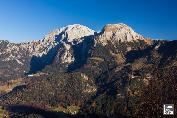 Der Hohe Göll (links) und das Hohe Brett (rechts) gesehen vom Grünstein