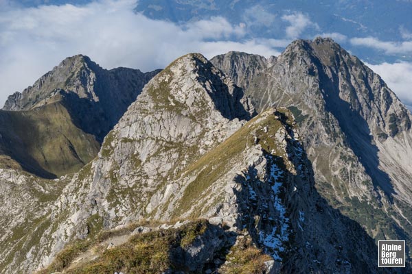 Gaisalphorn (links) und Rubihorn (rechts) gesehen vom Nebelhorn